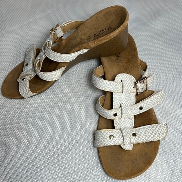 Vionic platform slip on sandals - Picture 1 of 7